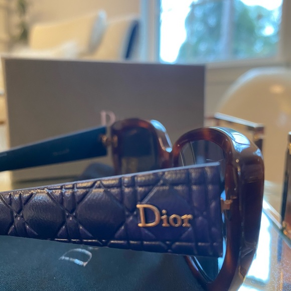 Dior cannage blue / tortoiseshell sunglasses. - Picture 6 of 16